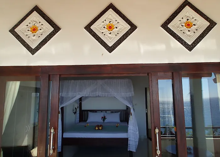 Titi Sedana * Amed (Bali)